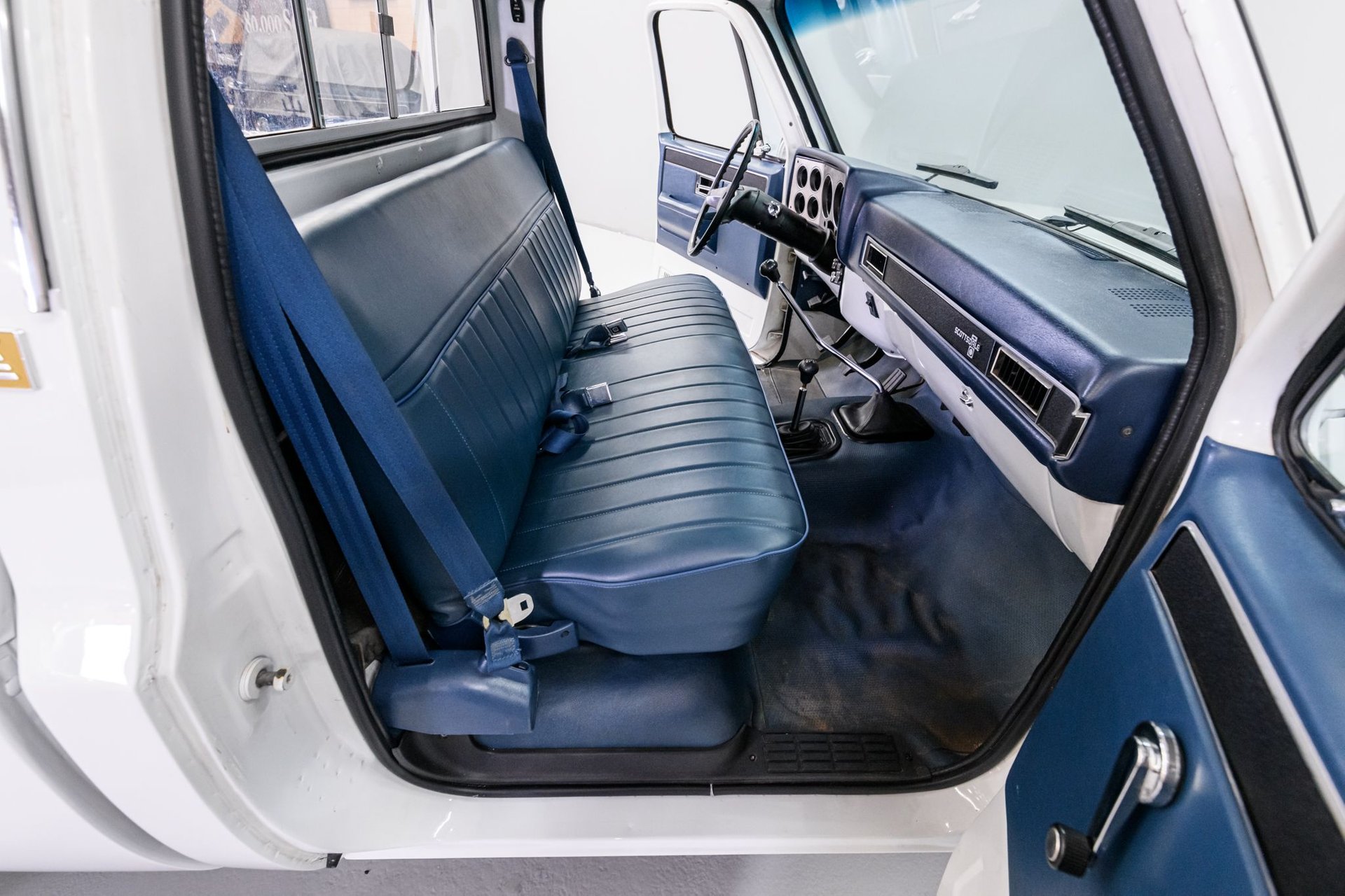 Sold: 1988 Chevrolet Scottsdale V30 - 4