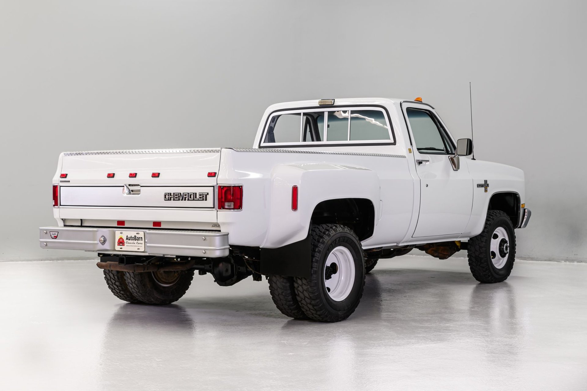 Sold: 1988 Chevrolet Scottsdale V30