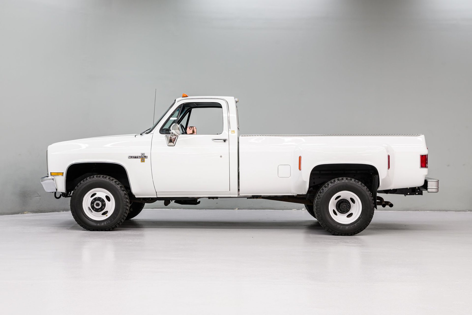 Sold: 1988 Chevrolet Scottsdale V30