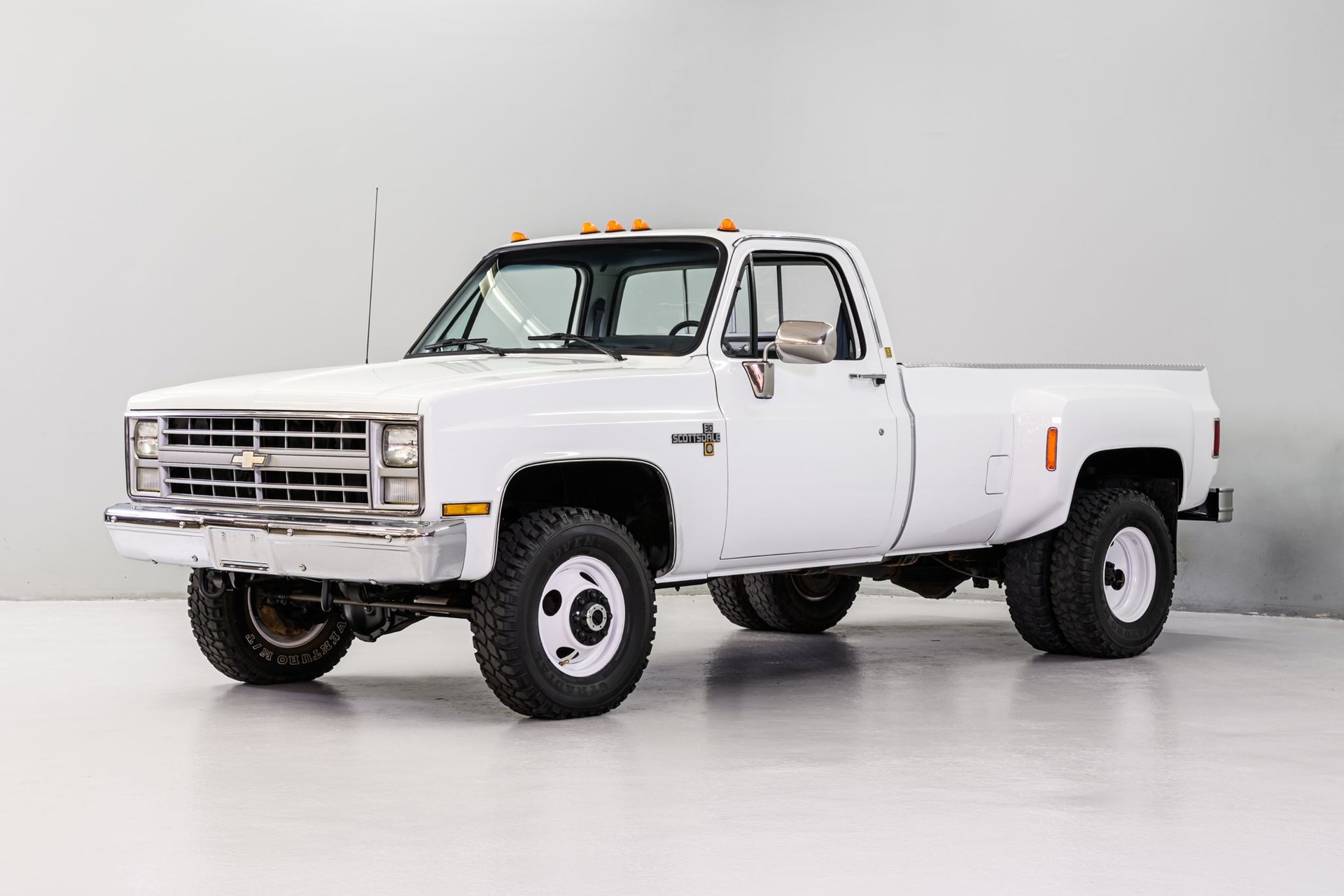 Sold: 1988 Chevrolet Scottsdale V30