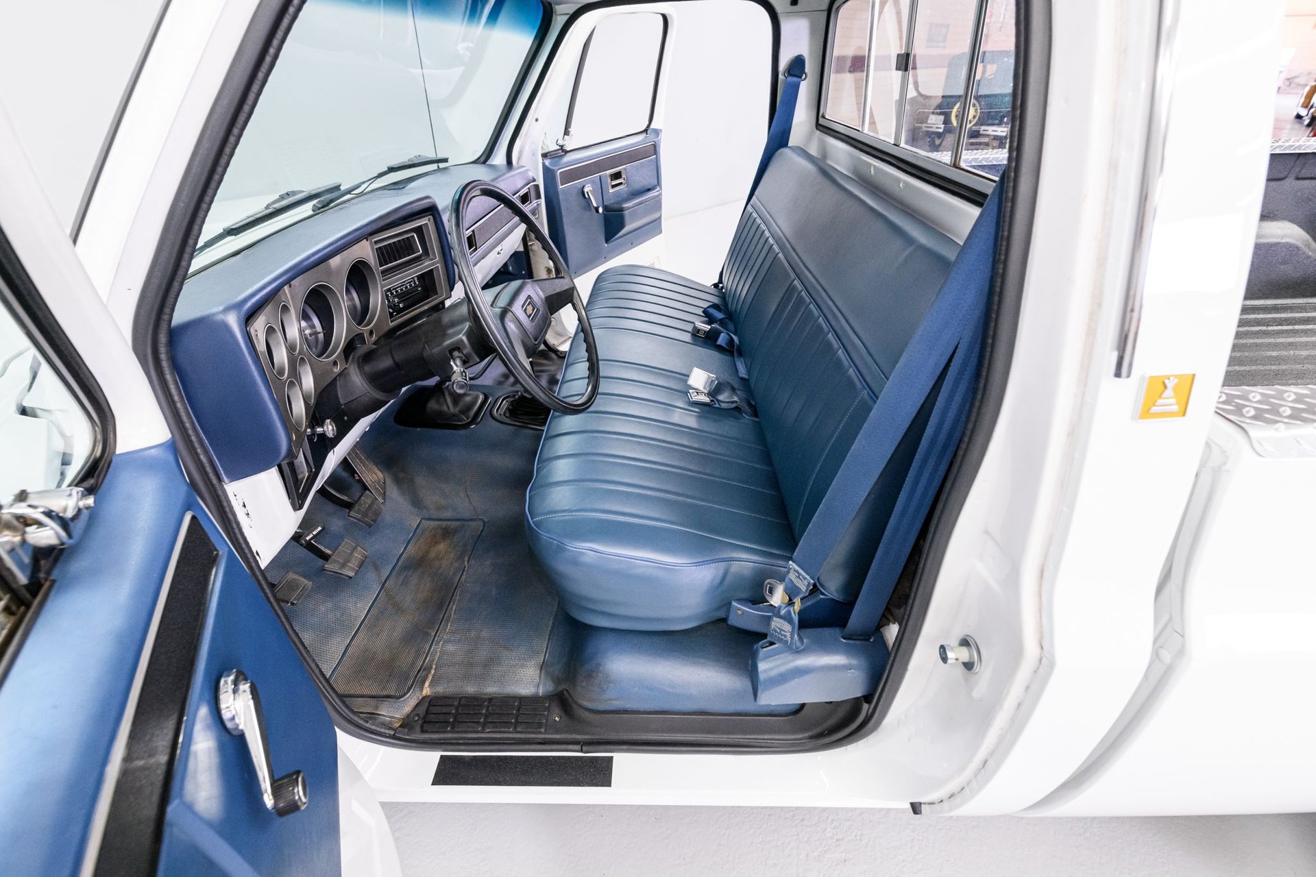 Sold: 1988 Chevrolet Scottsdale V30 - 5