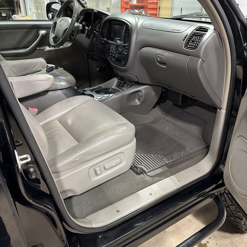 Sold: Modified 2005 Toyota Sequoia SR5