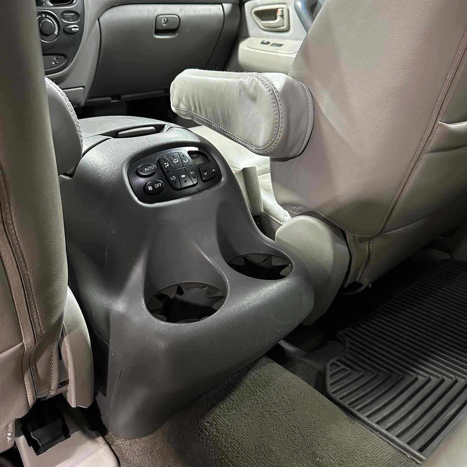 Sold: Modified 2005 Toyota Sequoia SR5