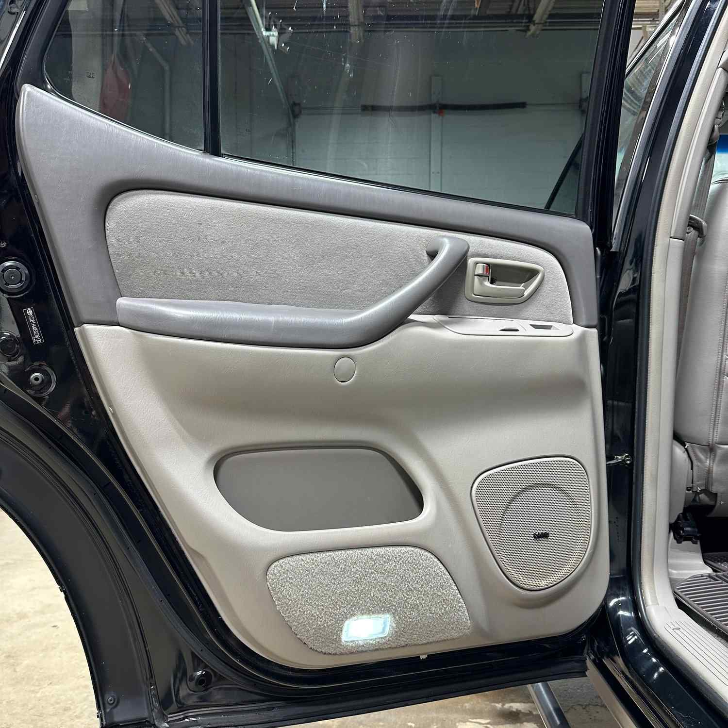 Sold: Modified 2005 Toyota Sequoia SR5