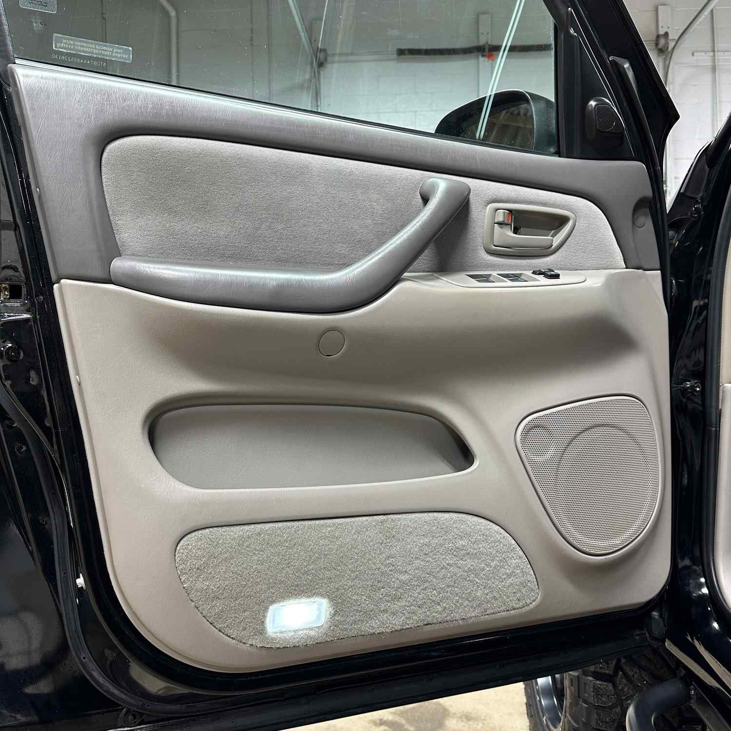 Sold: Modified 2005 Toyota Sequoia SR5