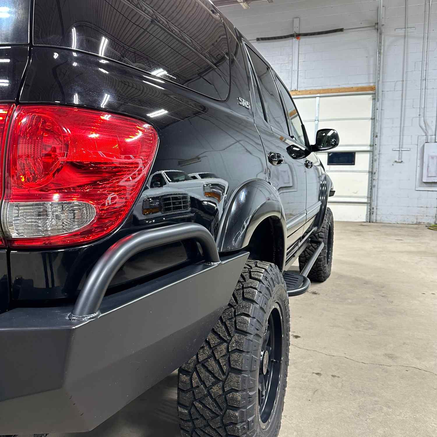 Sold: Modified 2005 Toyota Sequoia SR5