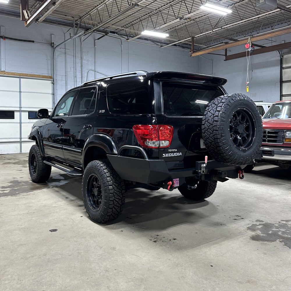 Sold: Modified 2005 Toyota Sequoia SR5