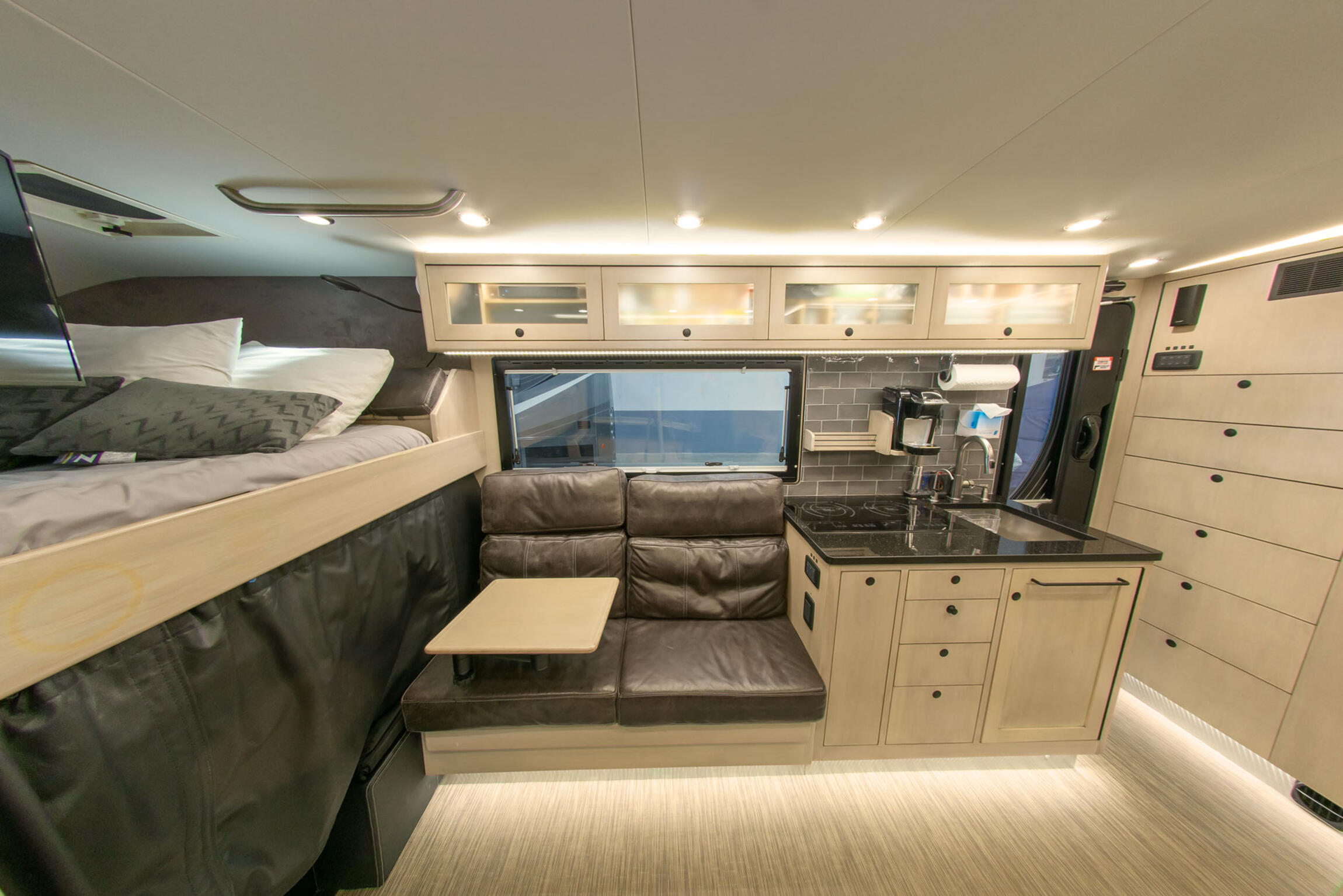Sold: 2019 Earthroamer XV-LTS 228