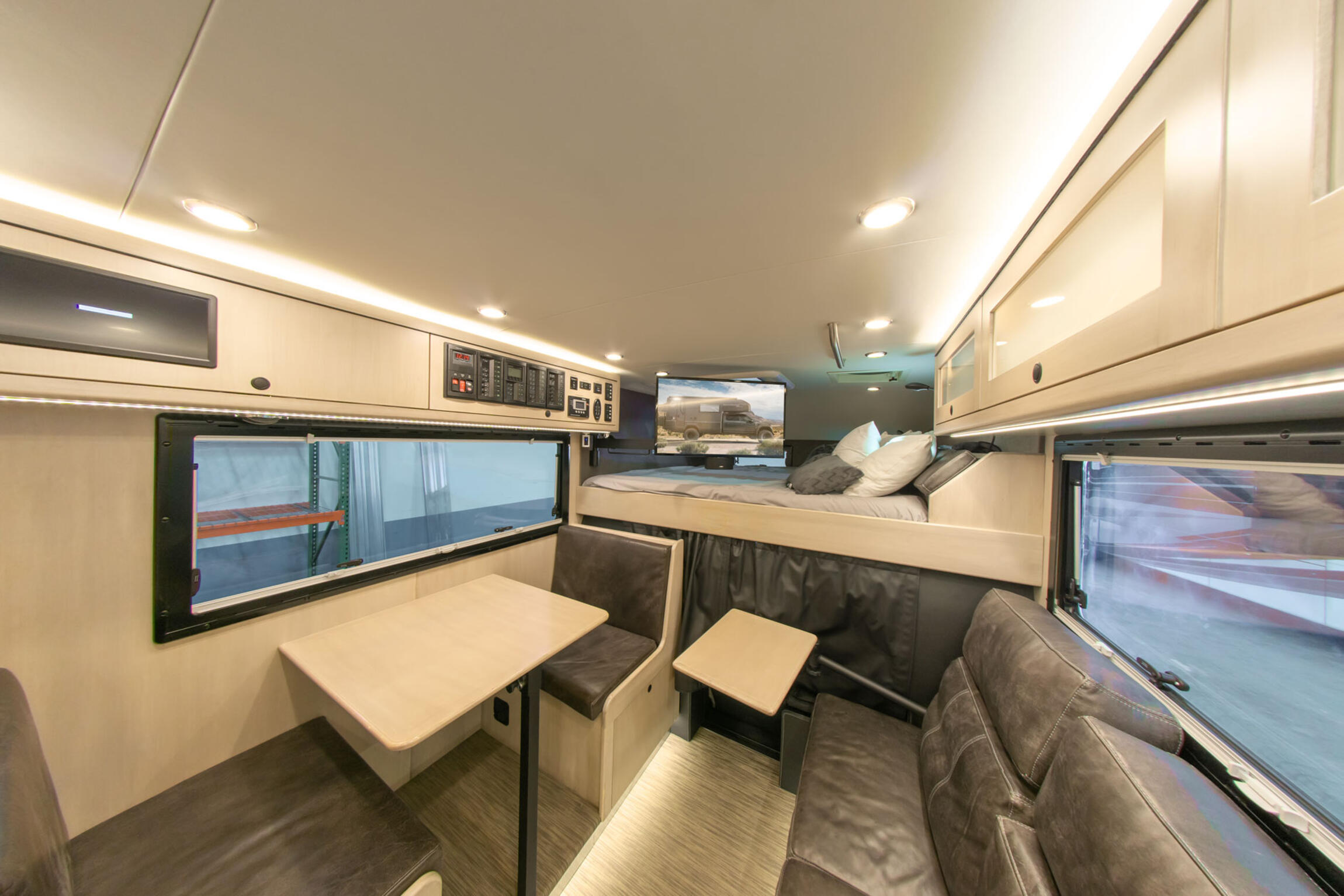 Sold: 2019 Earthroamer XV-LTS 228