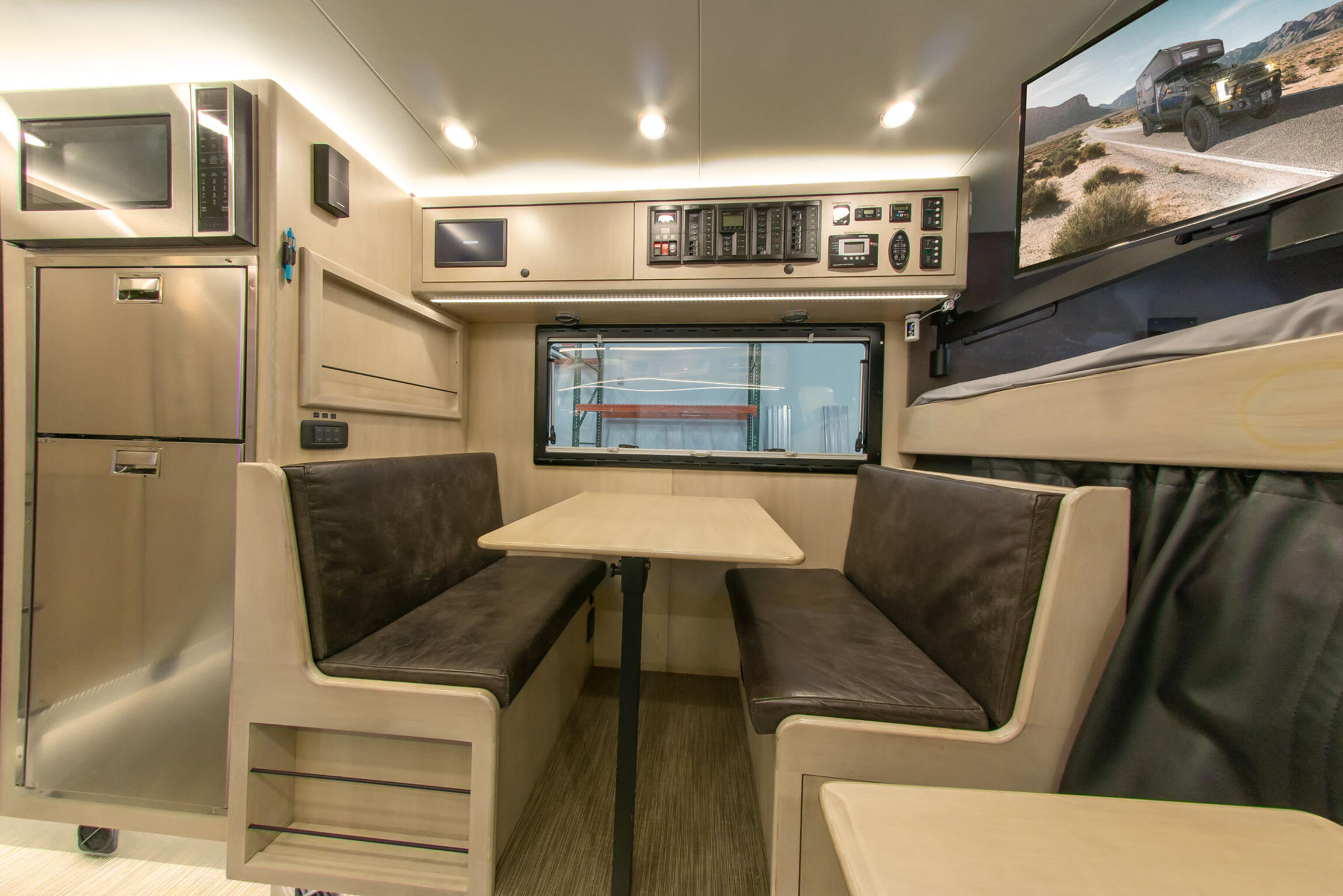 Sold: 2019 Earthroamer XV-LTS 228
