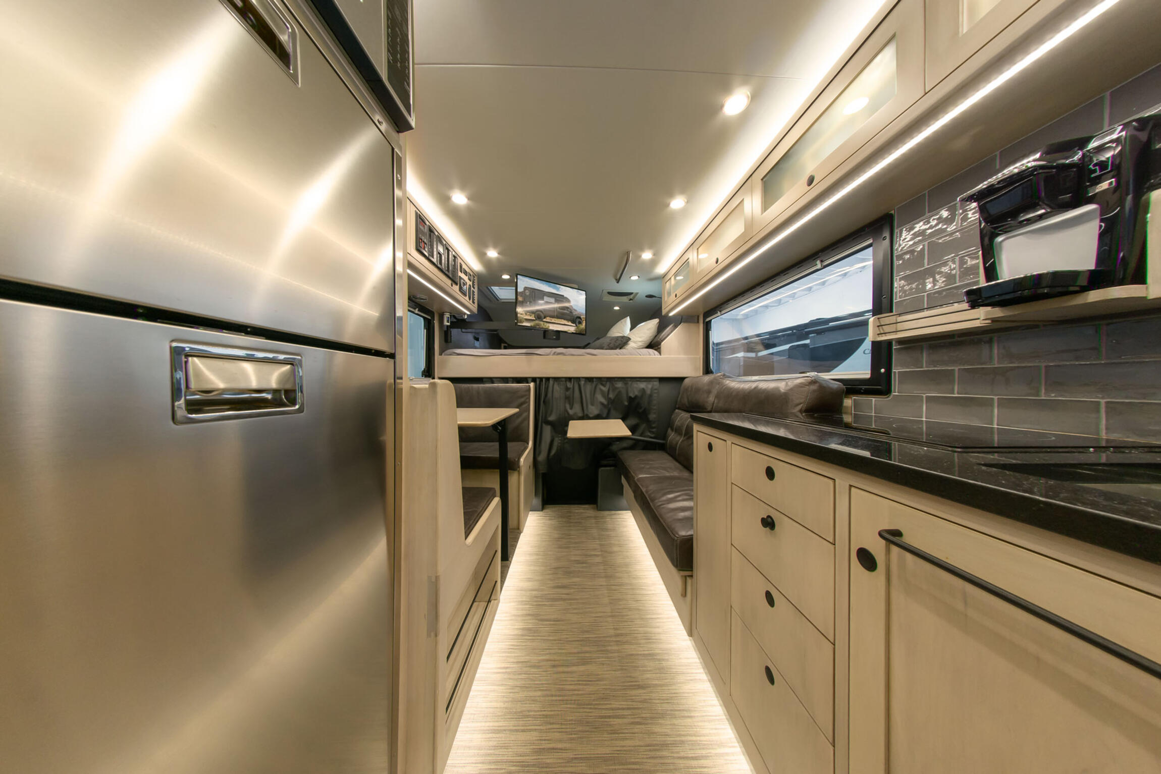 Sold: 2019 Earthroamer XV-LTS 228