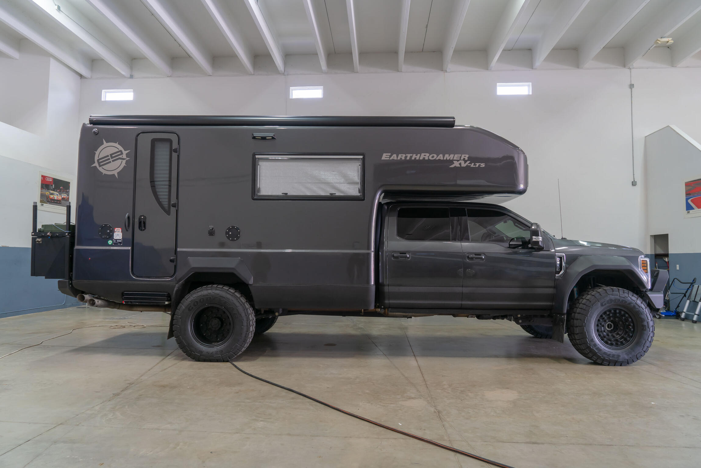 Sold: 2019 Earthroamer XV-LTS 228