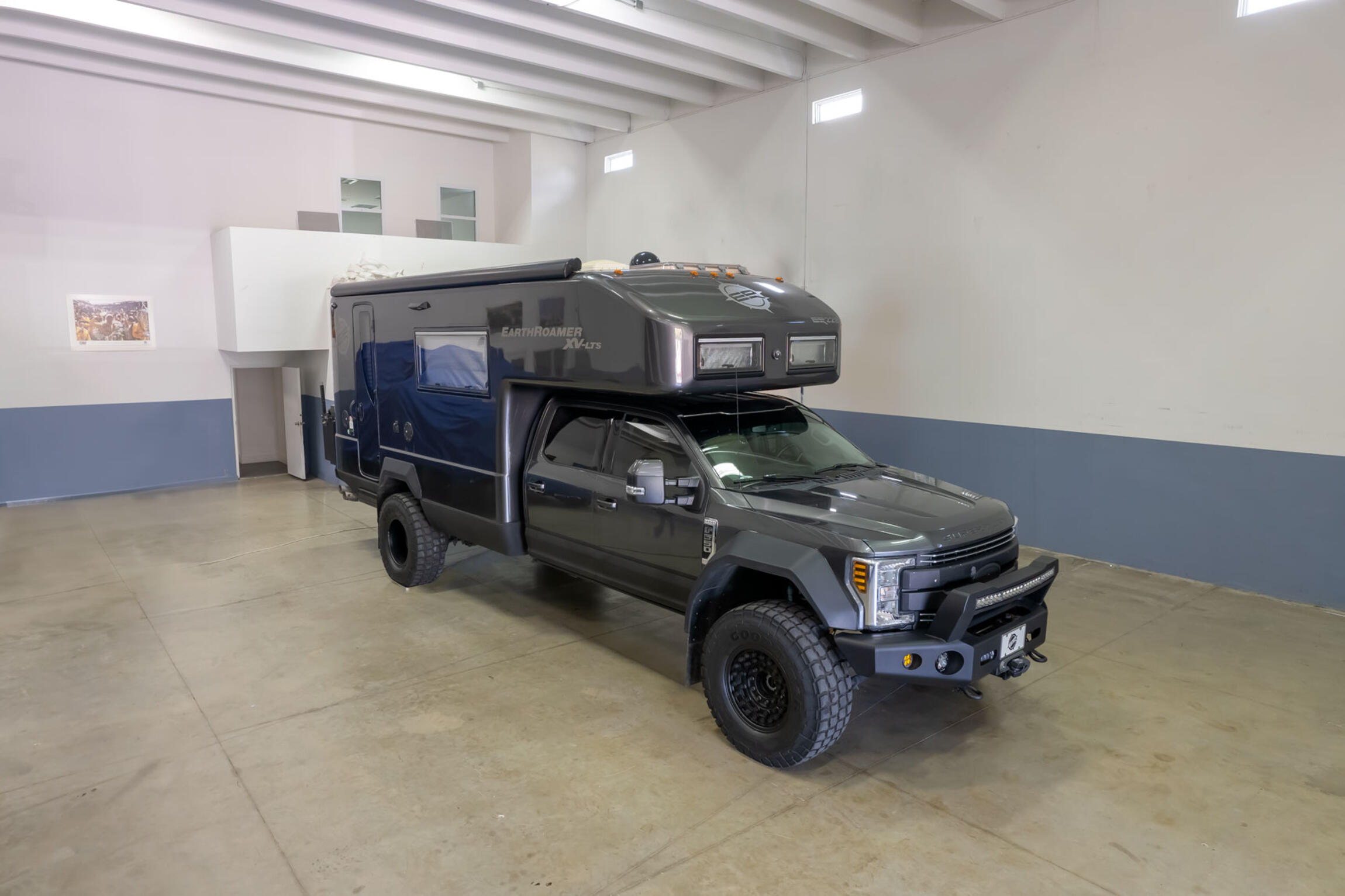 Sold: 2019 Earthroamer XV-LTS 228