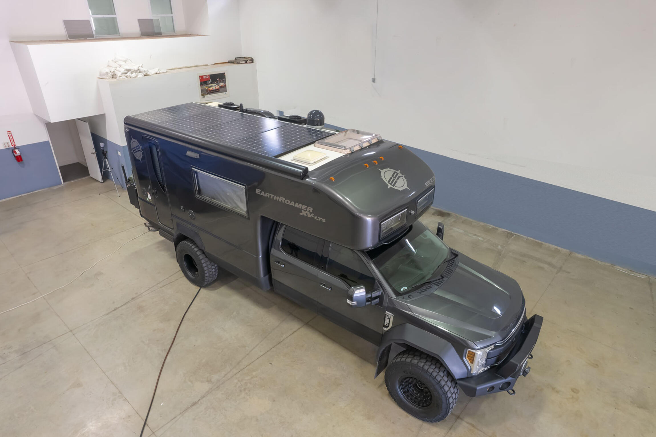 Sold: 2019 Earthroamer XV-LTS 228