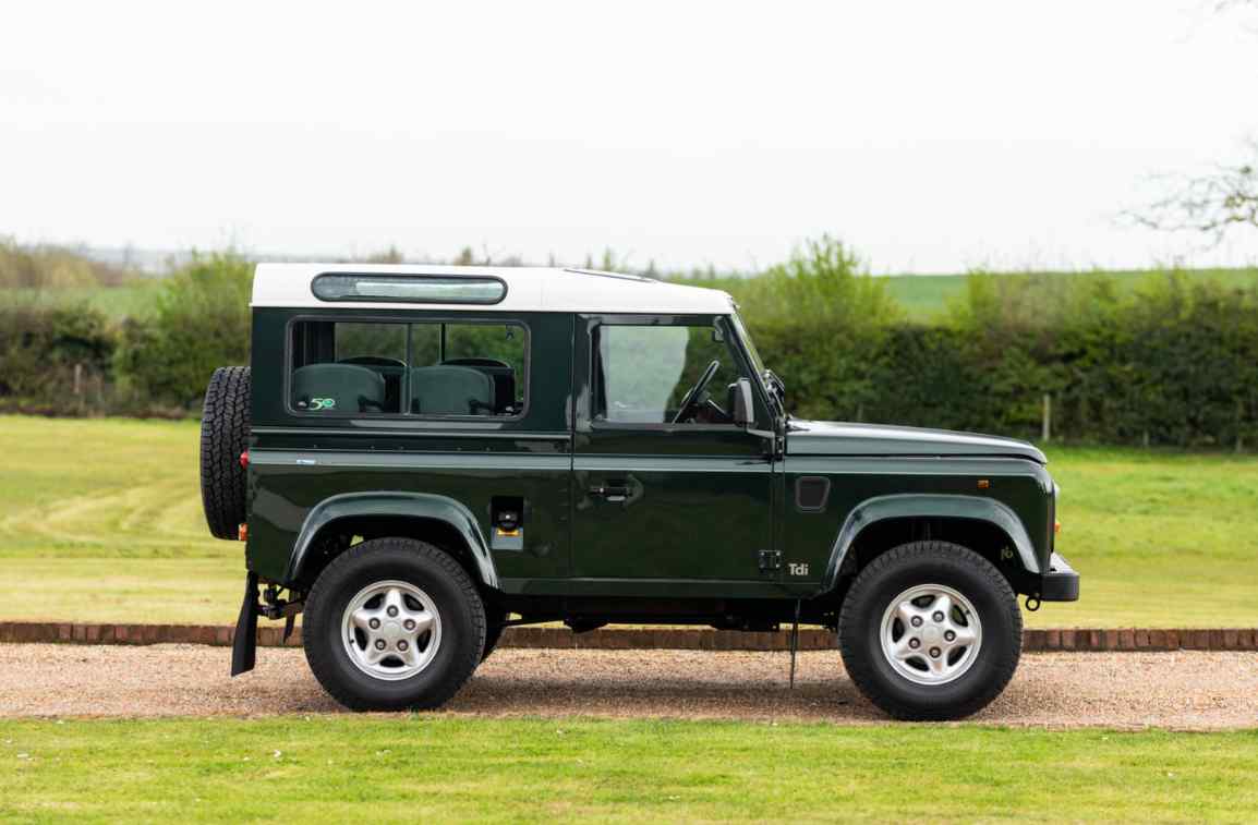  Land Rover Defender