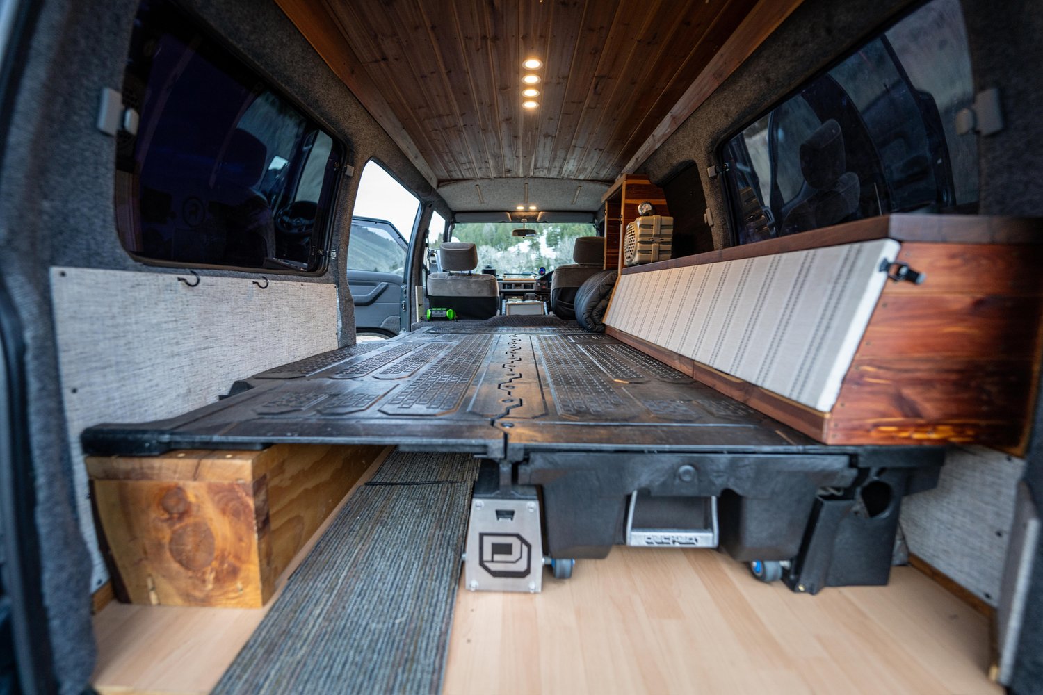 Sold: 1992 Mitsubishi Delica L300 Starwagon