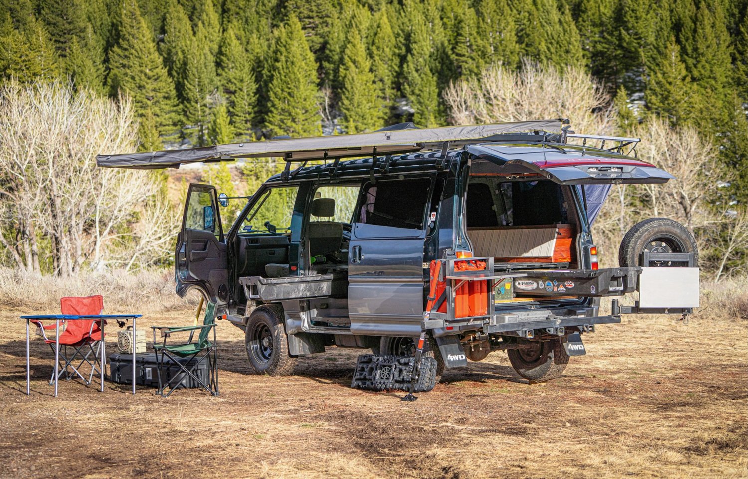 Sold: 1992 Mitsubishi Delica L300 Starwagon - 2