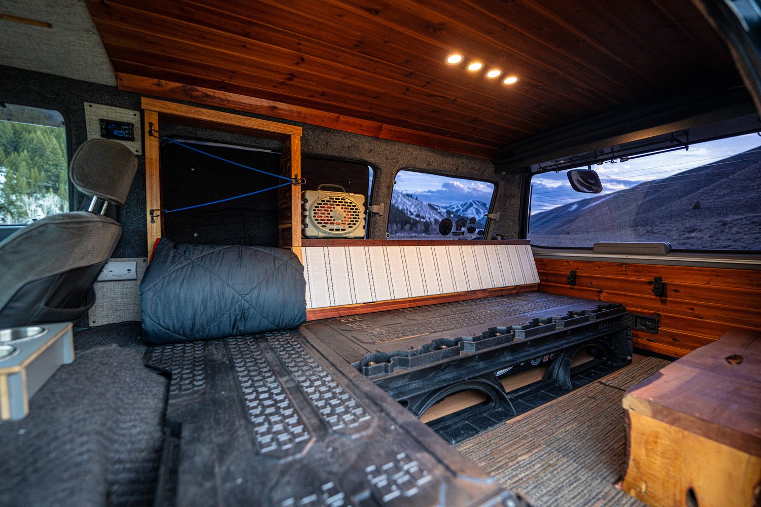 Sold: 1992 Mitsubishi Delica L300 Starwagon