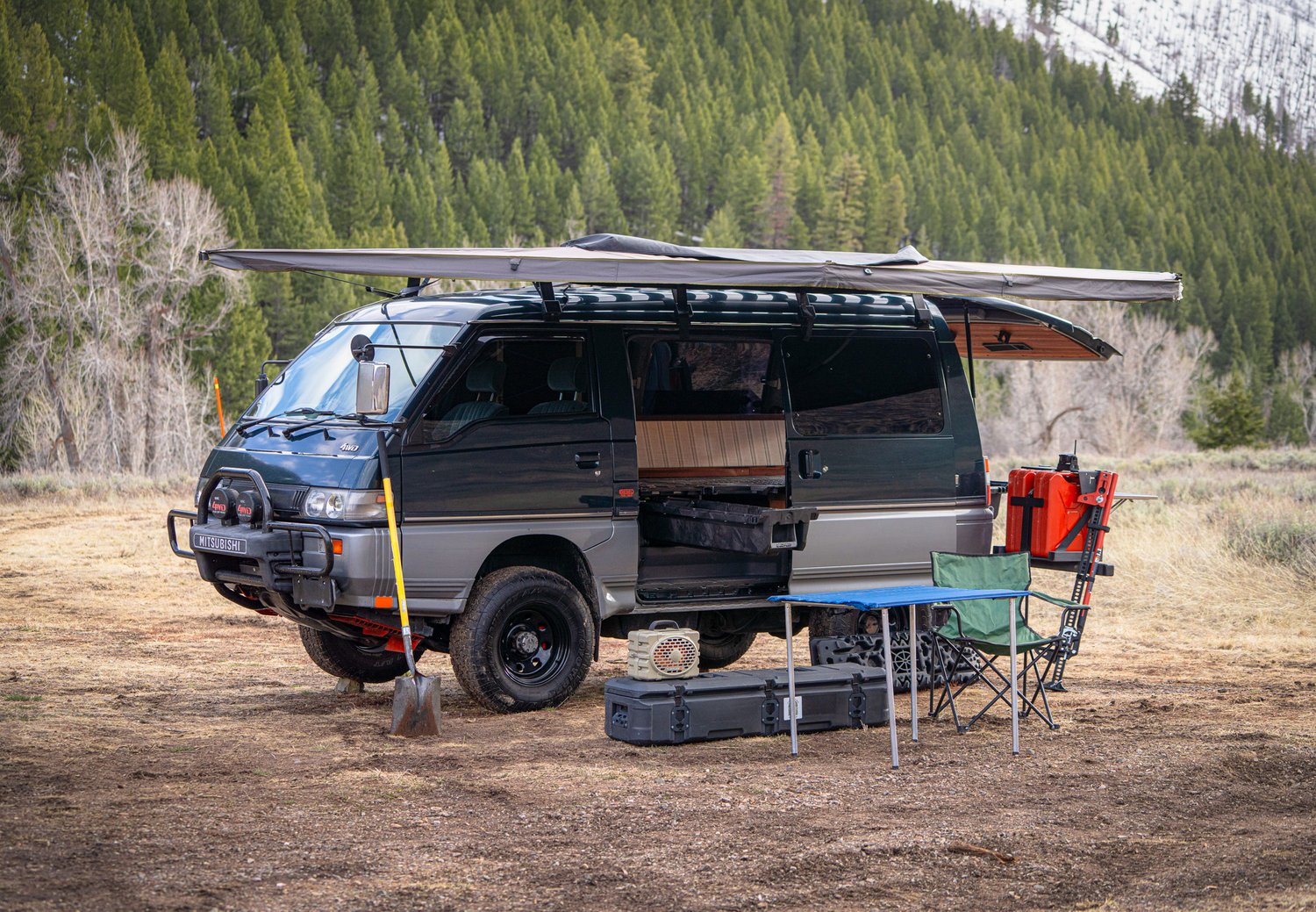 Sold: 1992 Mitsubishi Delica L300 Starwagon