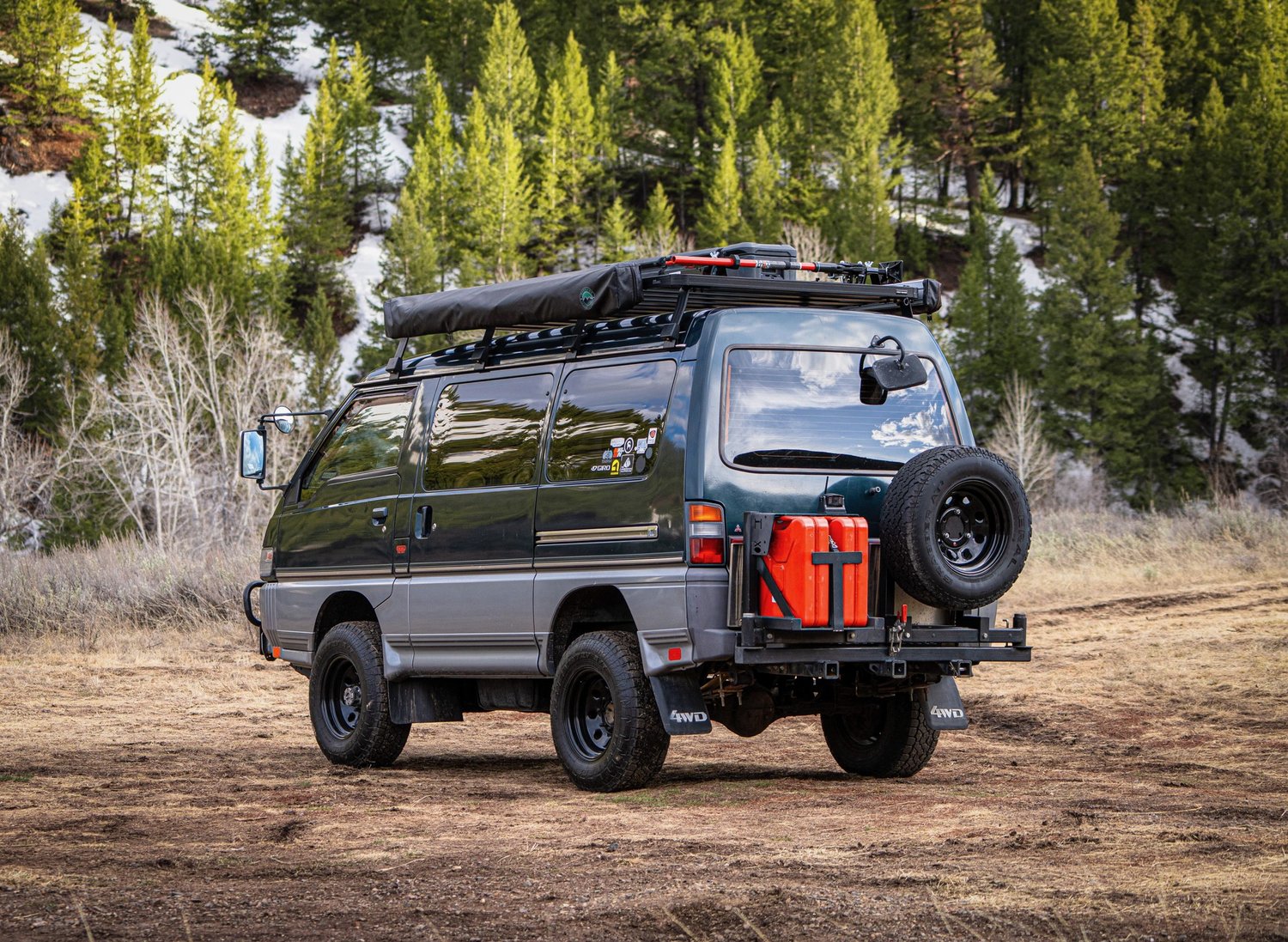 Sold: 1992 Mitsubishi Delica L300 Starwagon