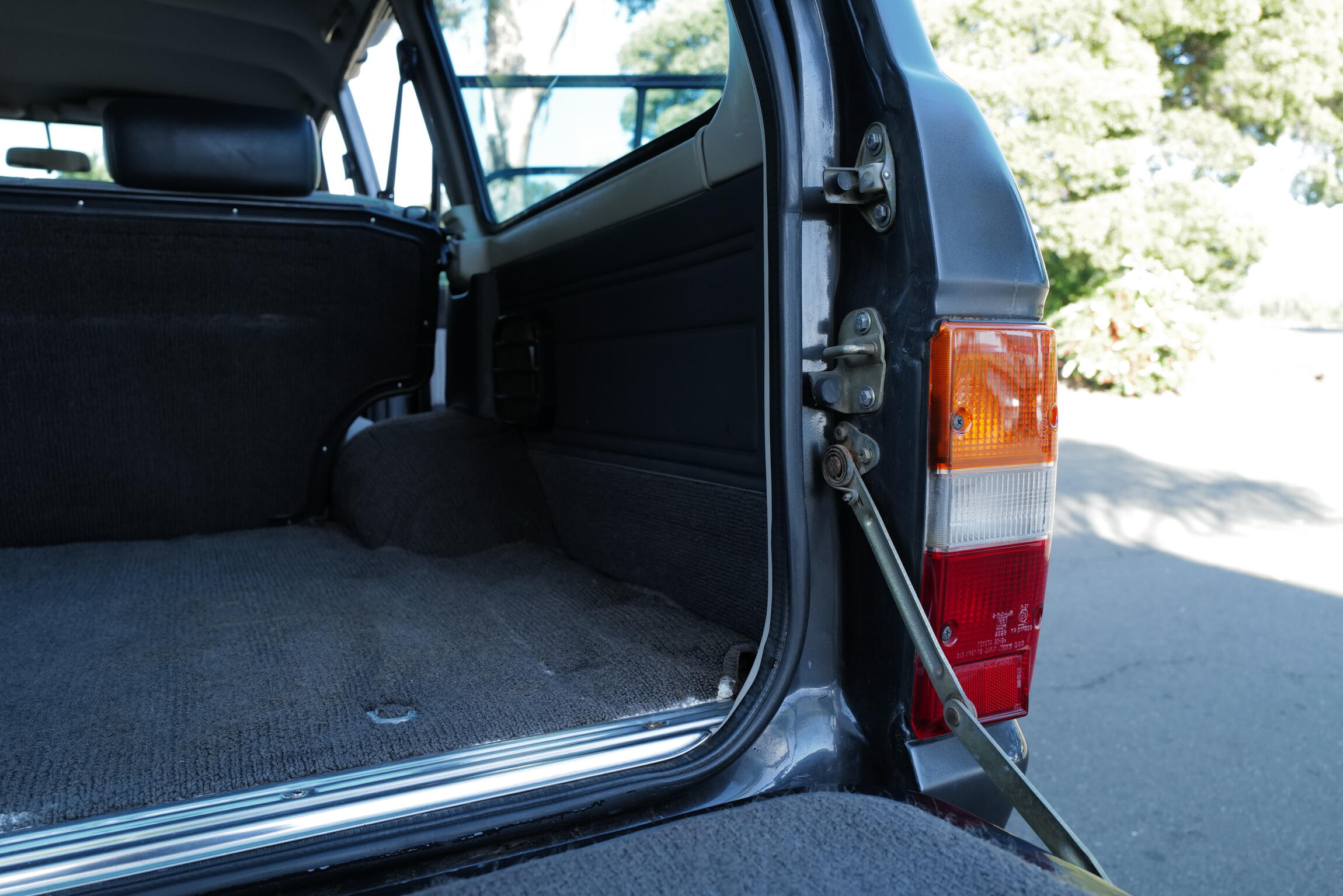 Sold: 1989 Toyota Land Cruiser FJ62