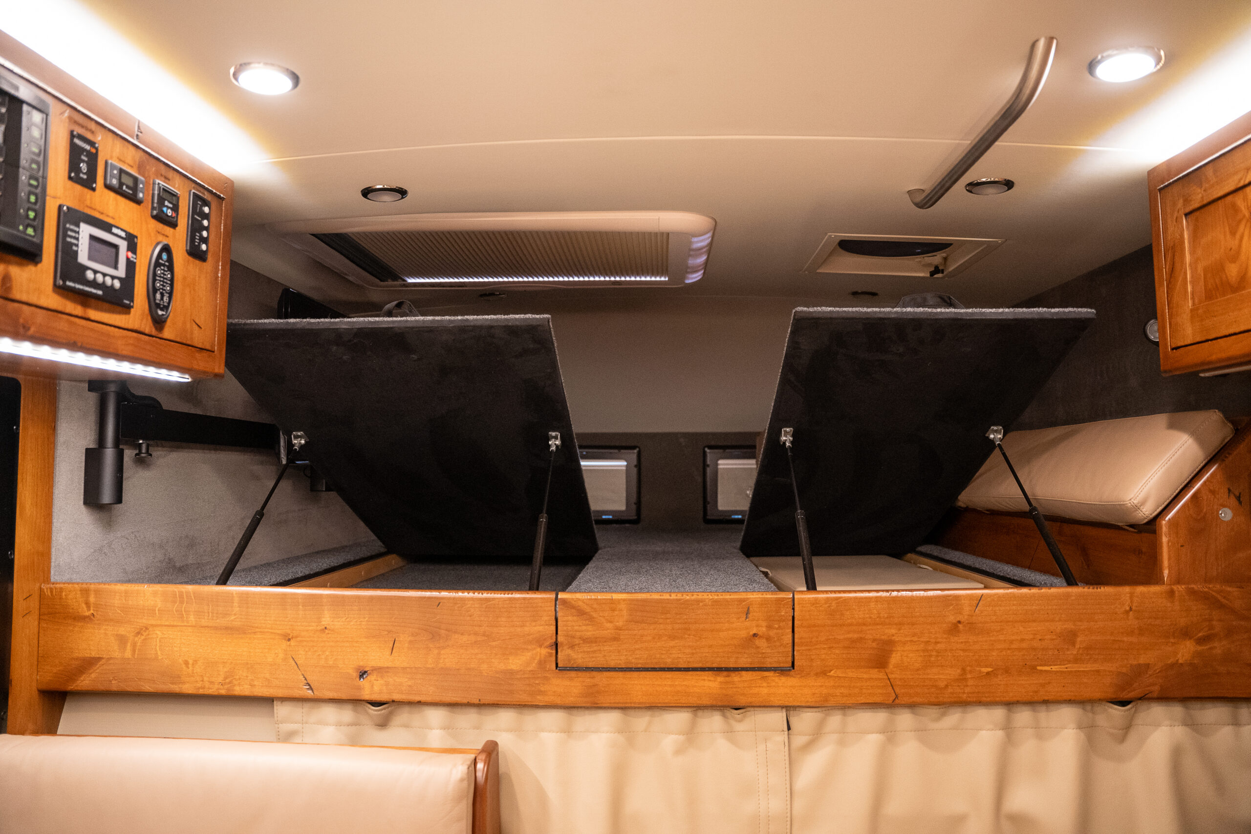 2018 EarthRoamer XV-LTS 202 - 3
