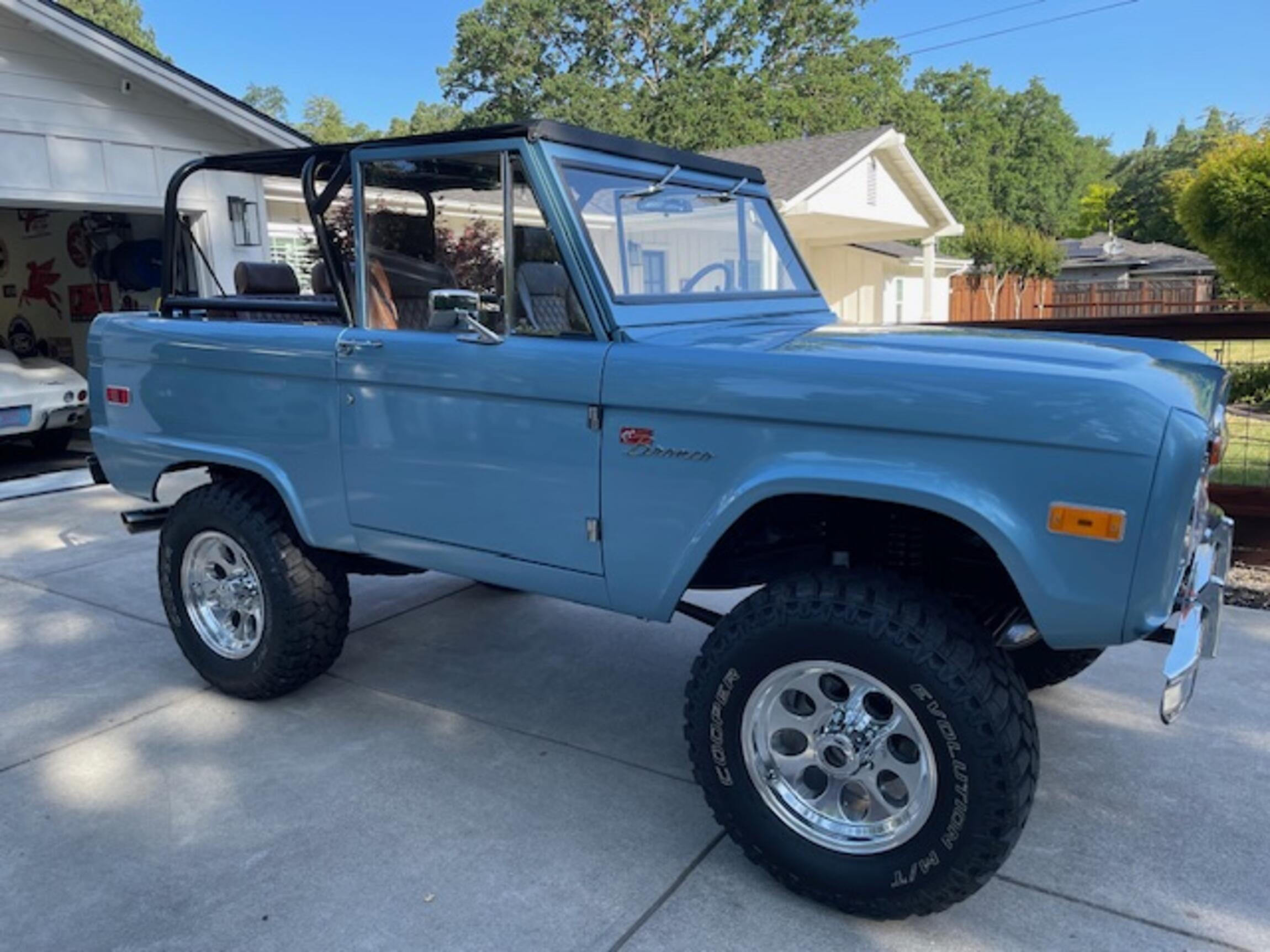 Sold: Custom 1977 Ford Bronco-1