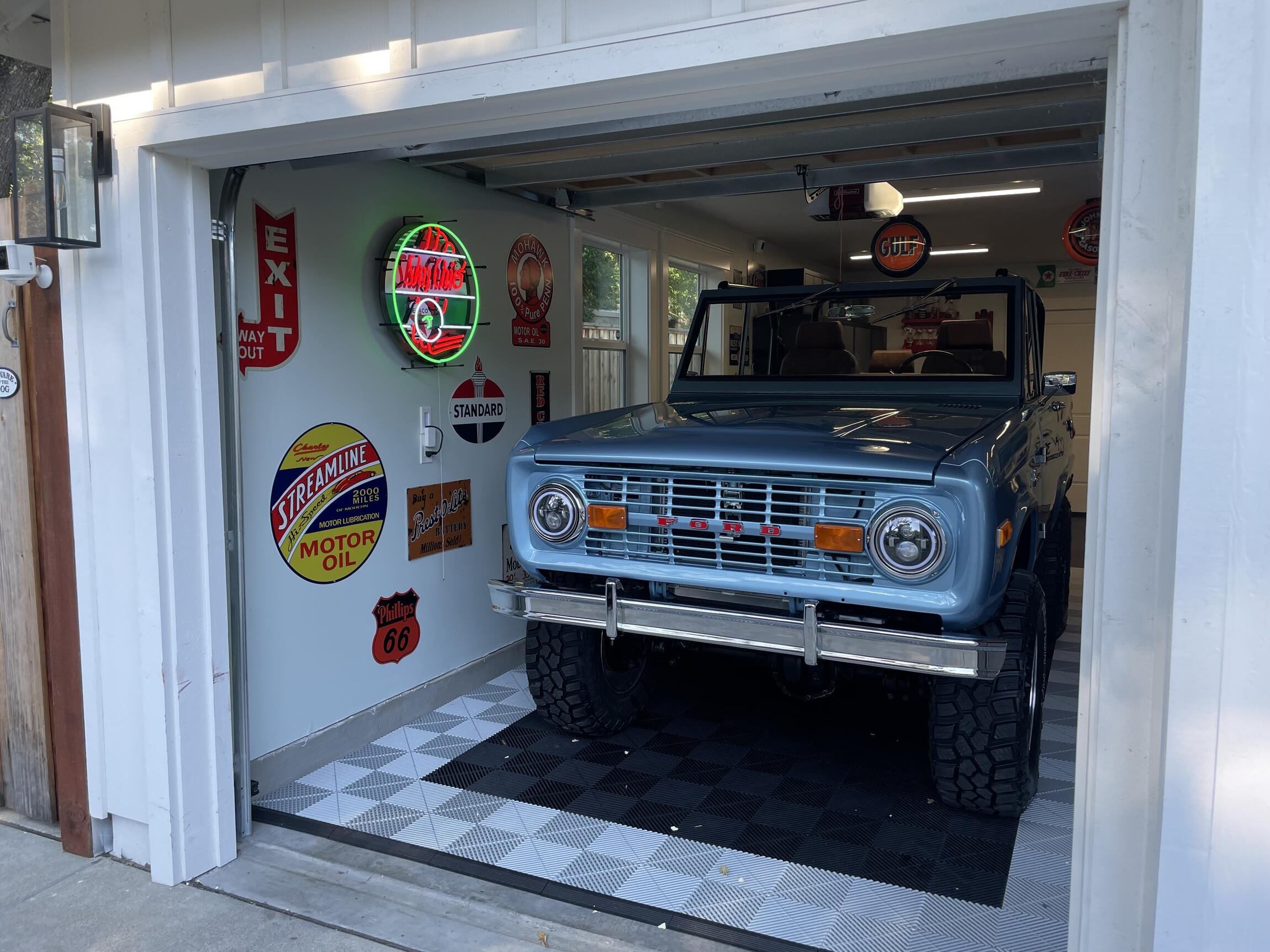 Sold: Custom 1977 Ford Bronco