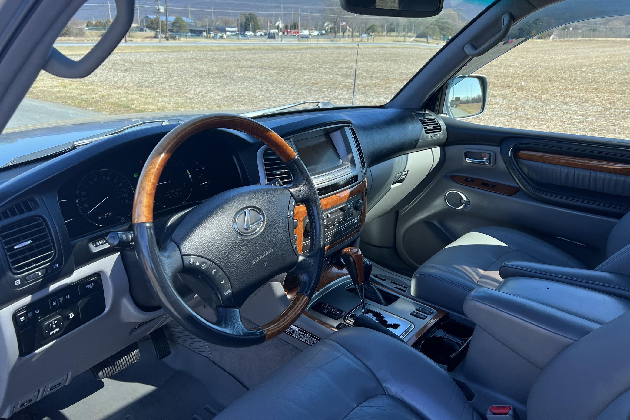 Sold: Modified 2005 Lexus LX 470