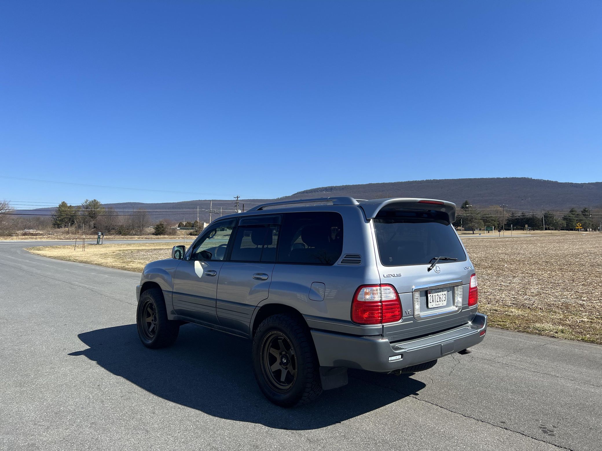 Sold: Modified 2005 Lexus LX 470