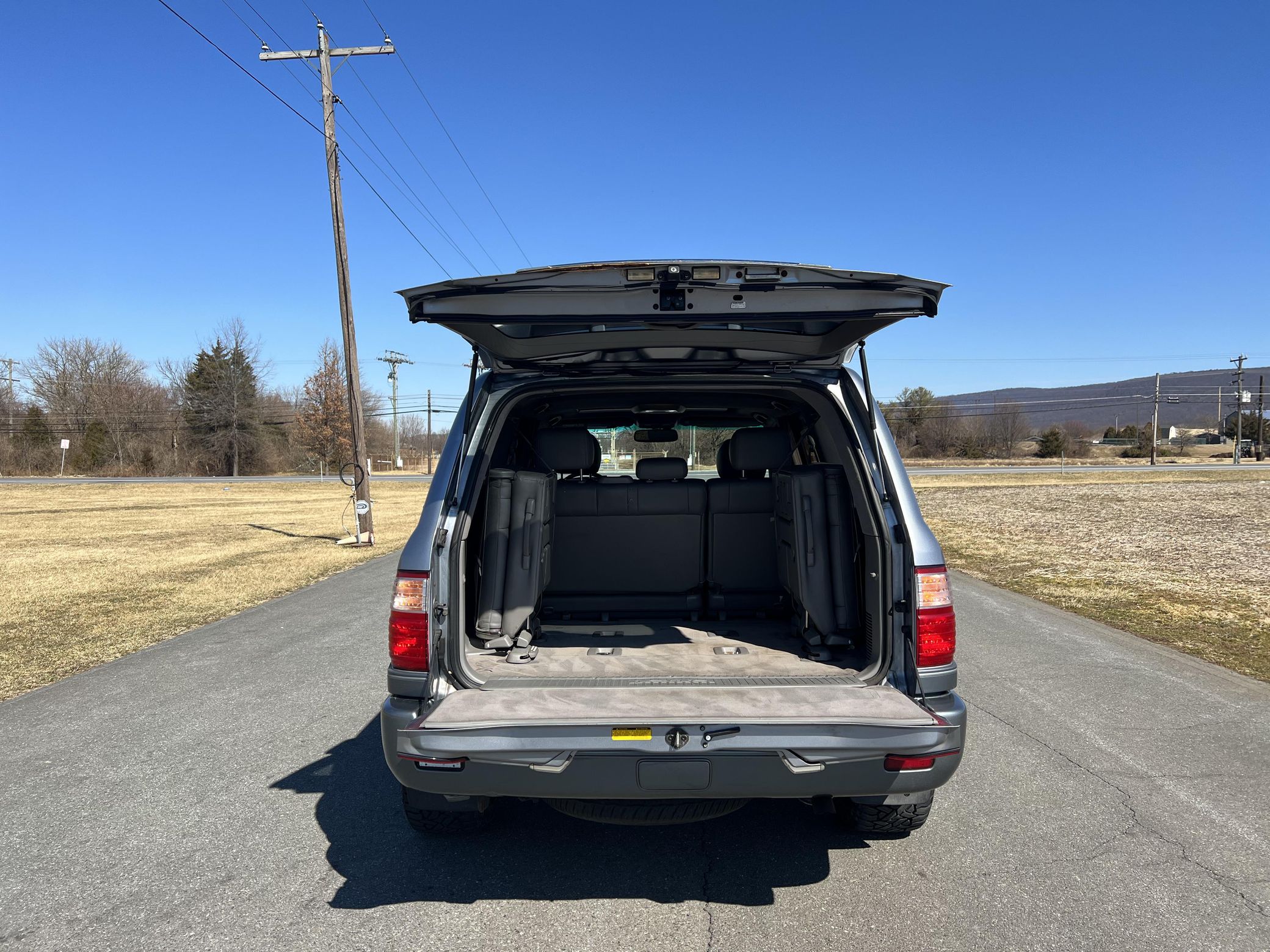 Sold: Modified 2005 Lexus LX 470