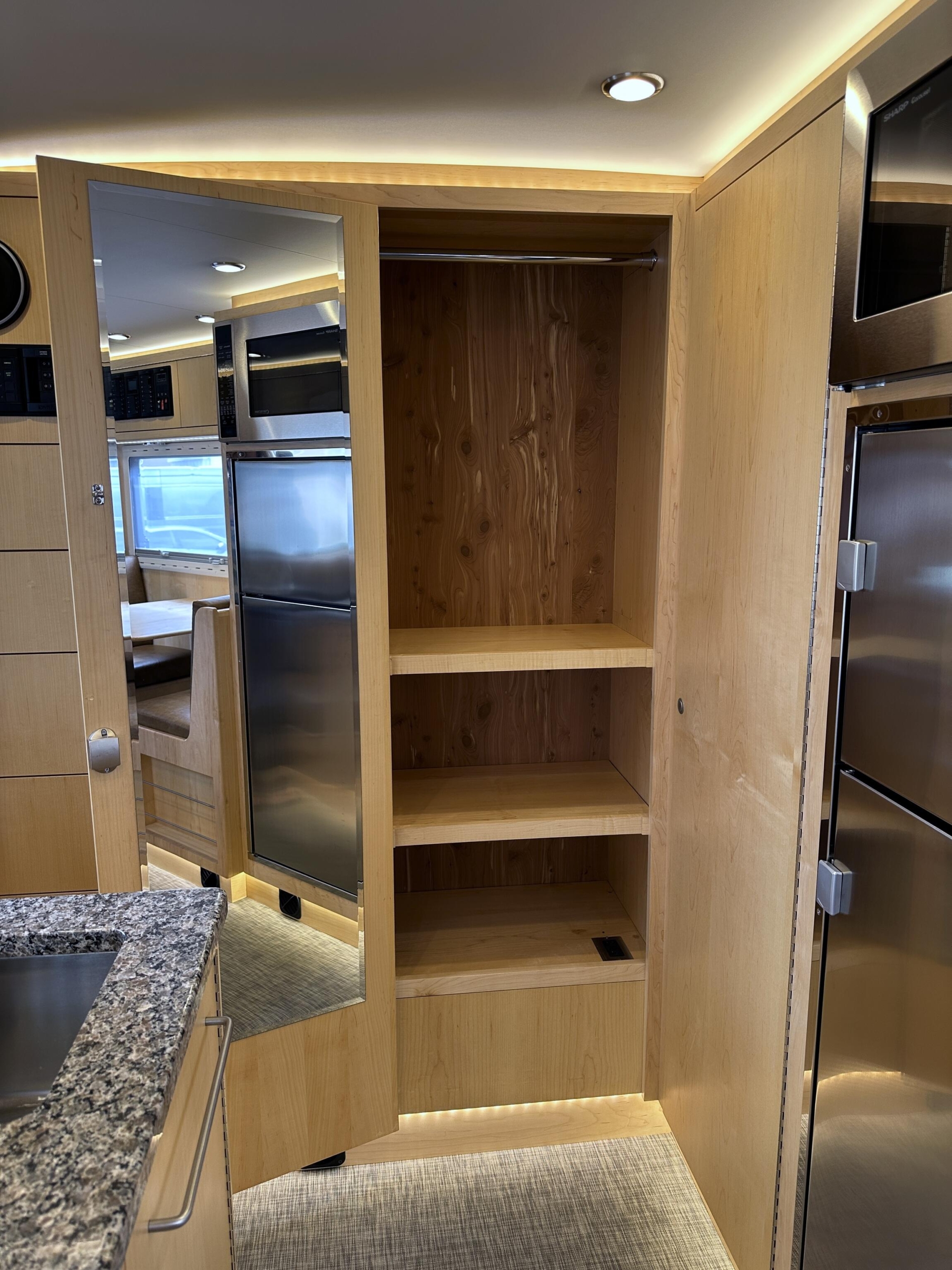 2016 Earthroamer XV-LTS 165