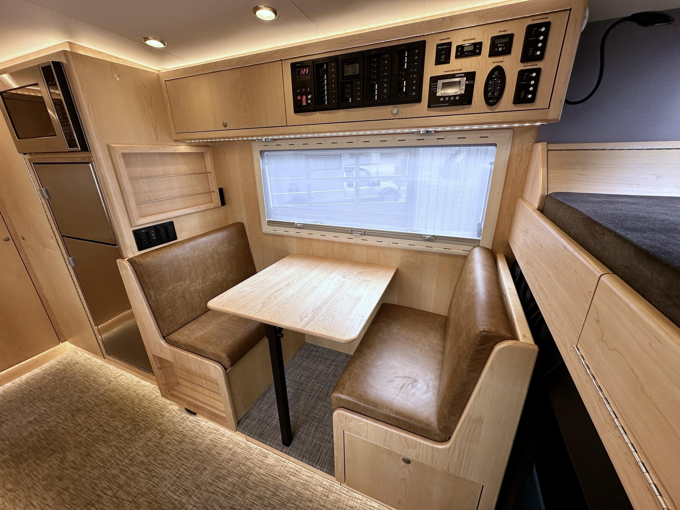 2016 Earthroamer XV-LTS 165