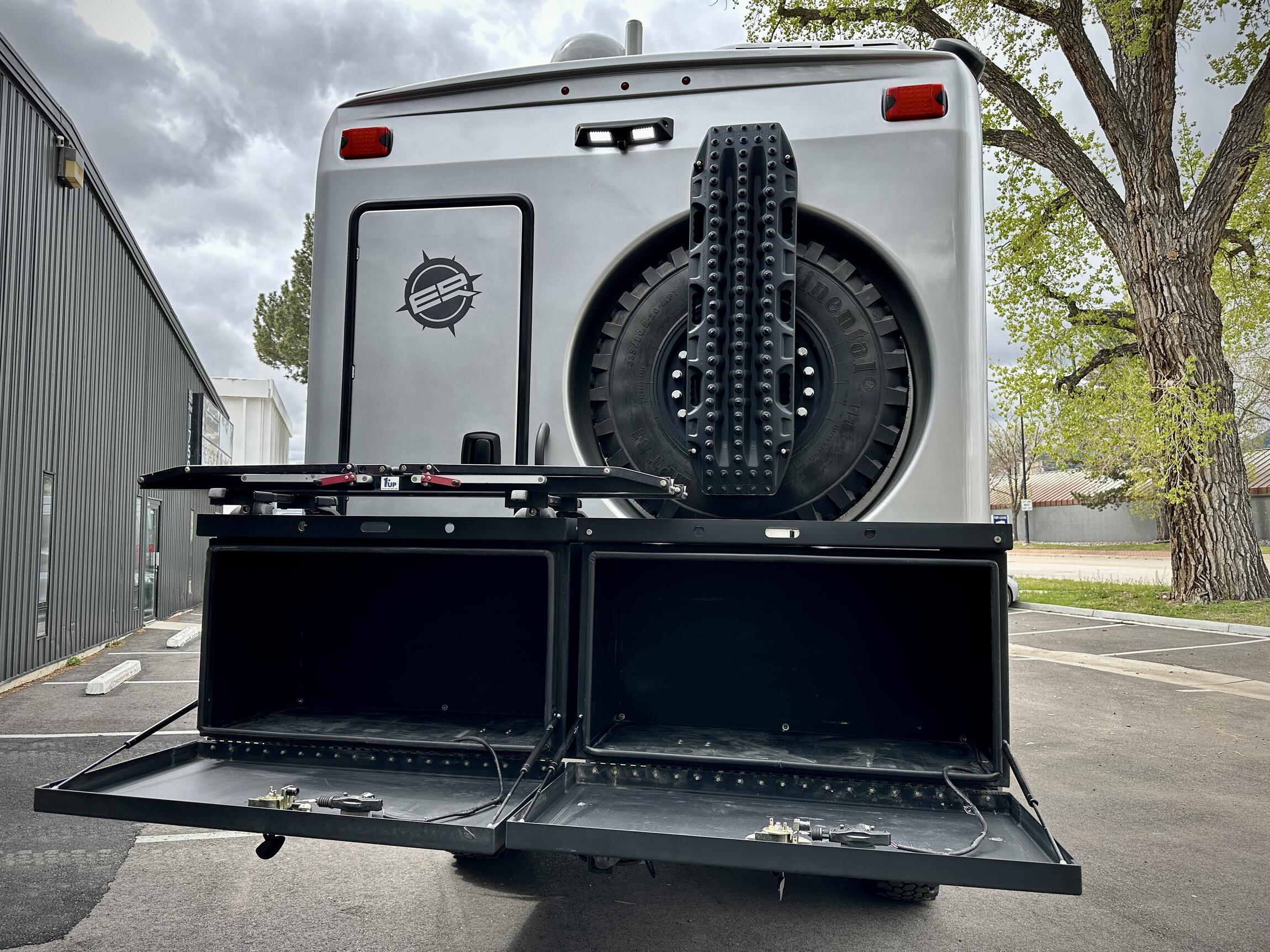 2016 Earthroamer XV-LTS 165