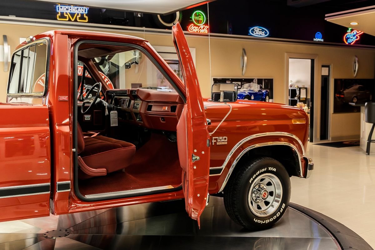 Sold: 1986 Ford F-150 XLT