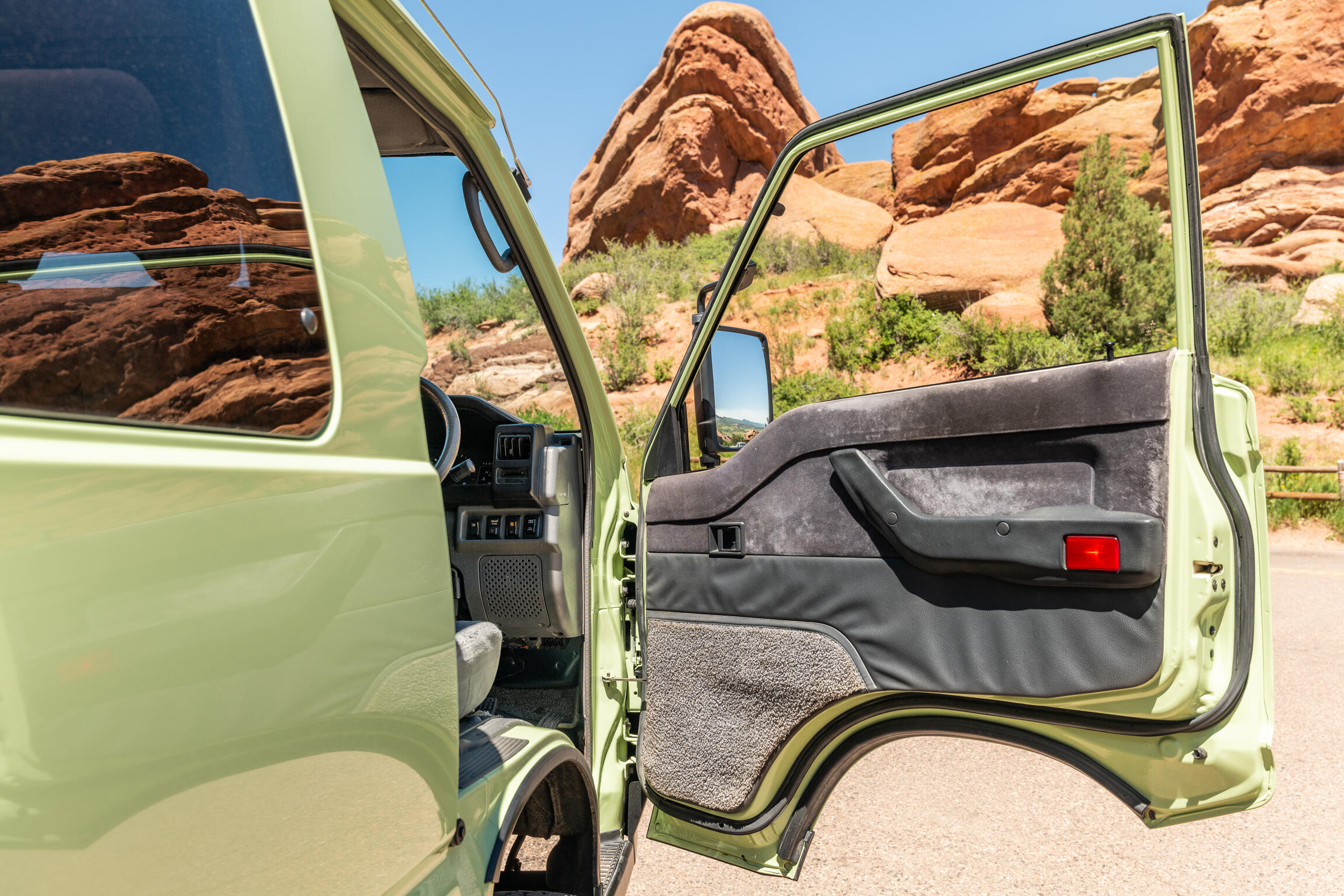 Sold: 1992 Mitsubishi Delica Star Wagon Super Exceed 4x4