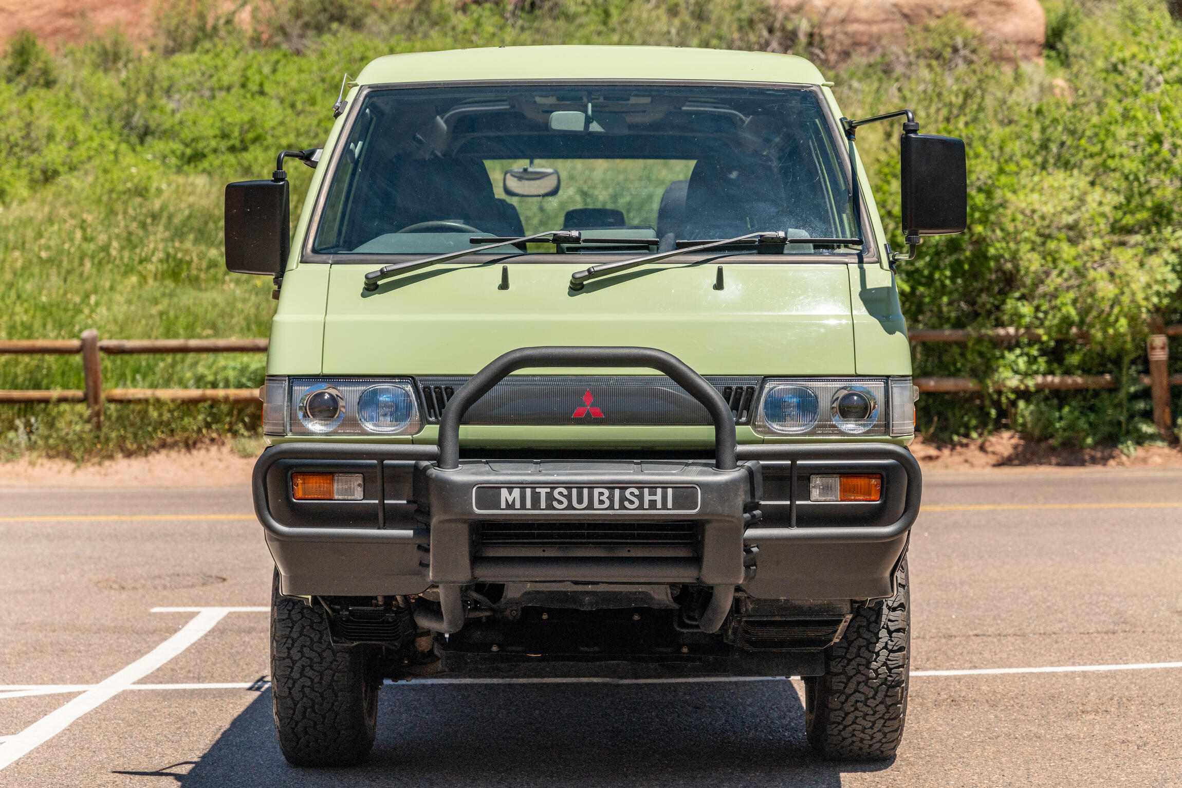 Sold: 1992 Mitsubishi Delica Star Wagon Super Exceed 4x4