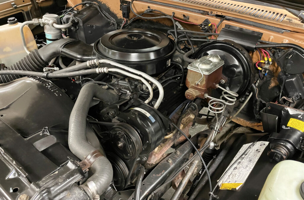 Sold: 1987 GMC Suburban Silverado