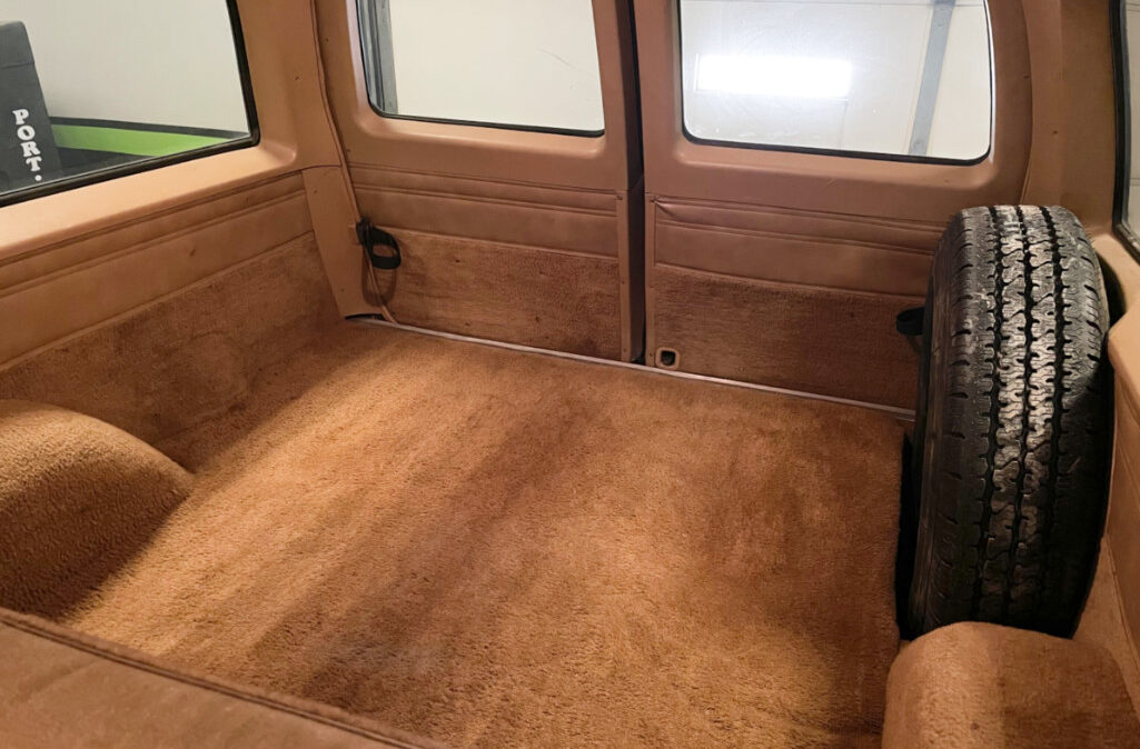 Sold: 1987 GMC Suburban Silverado