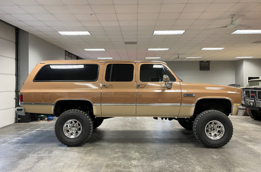 Sold: 1987 GMC Suburban Silverado