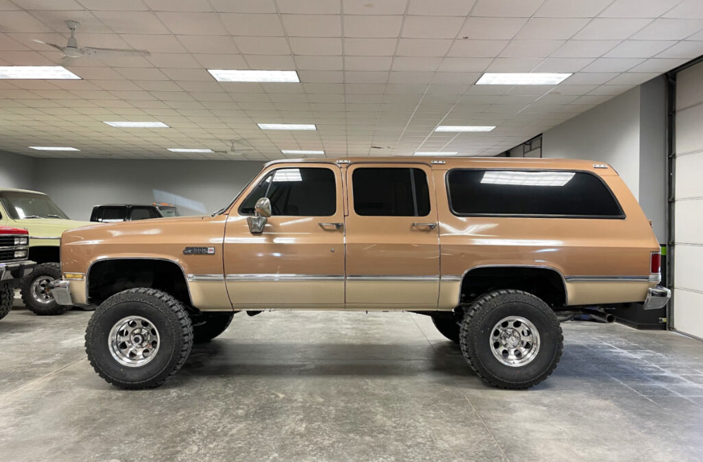 Sold: 1987 GMC Suburban Silverado