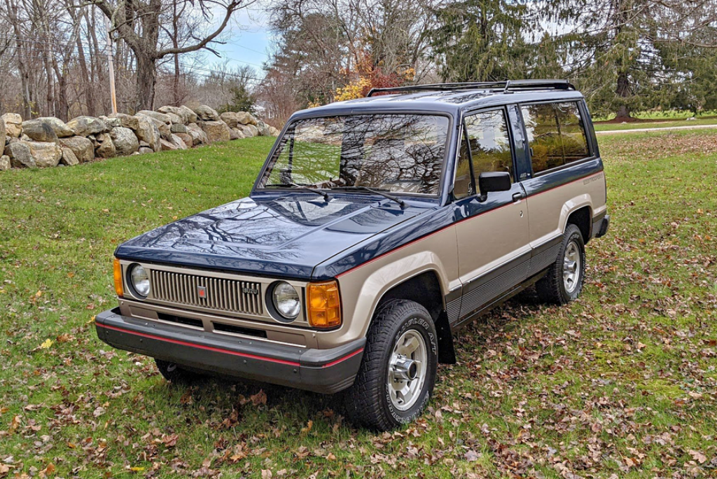 Sold: 1986 Isuzu Trooper LS Two Door-1