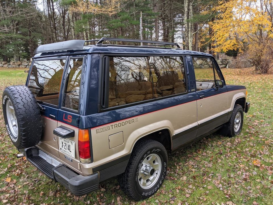 Sold: 1986 Isuzu Trooper LS Two Door