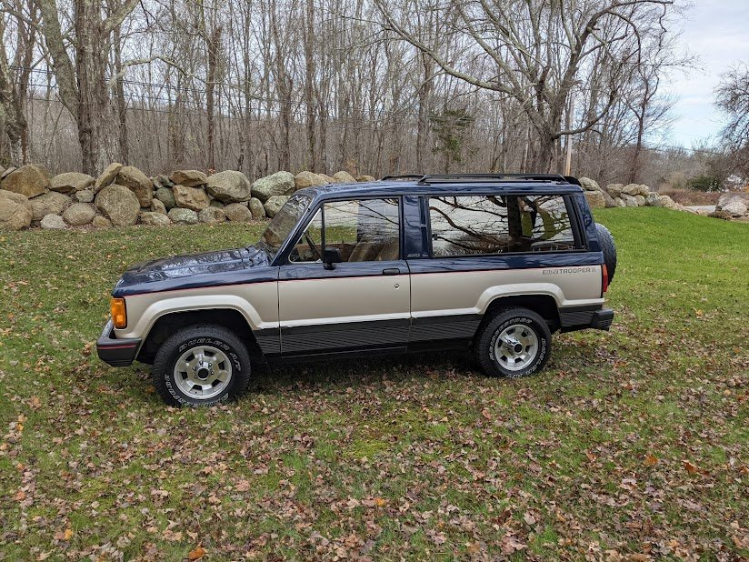 Sold: 1986 Isuzu Trooper LS Two Door