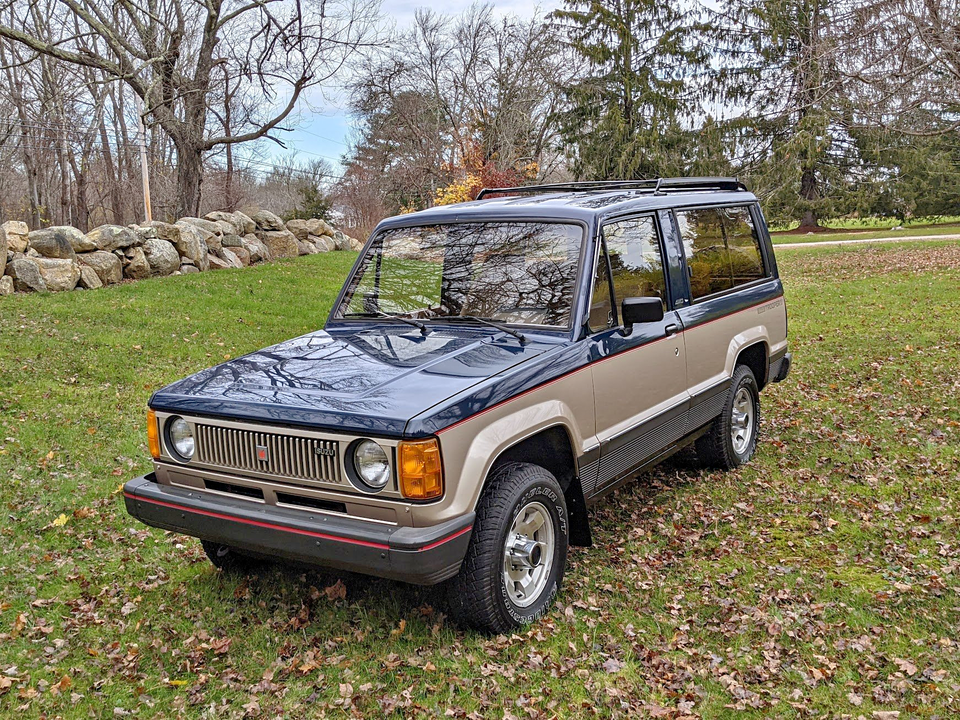 Sold: 1986 Isuzu Trooper LS Two Door