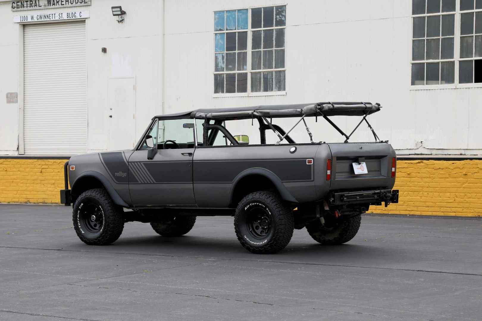 Sold: 1977 International Harvester Scout Traveler
