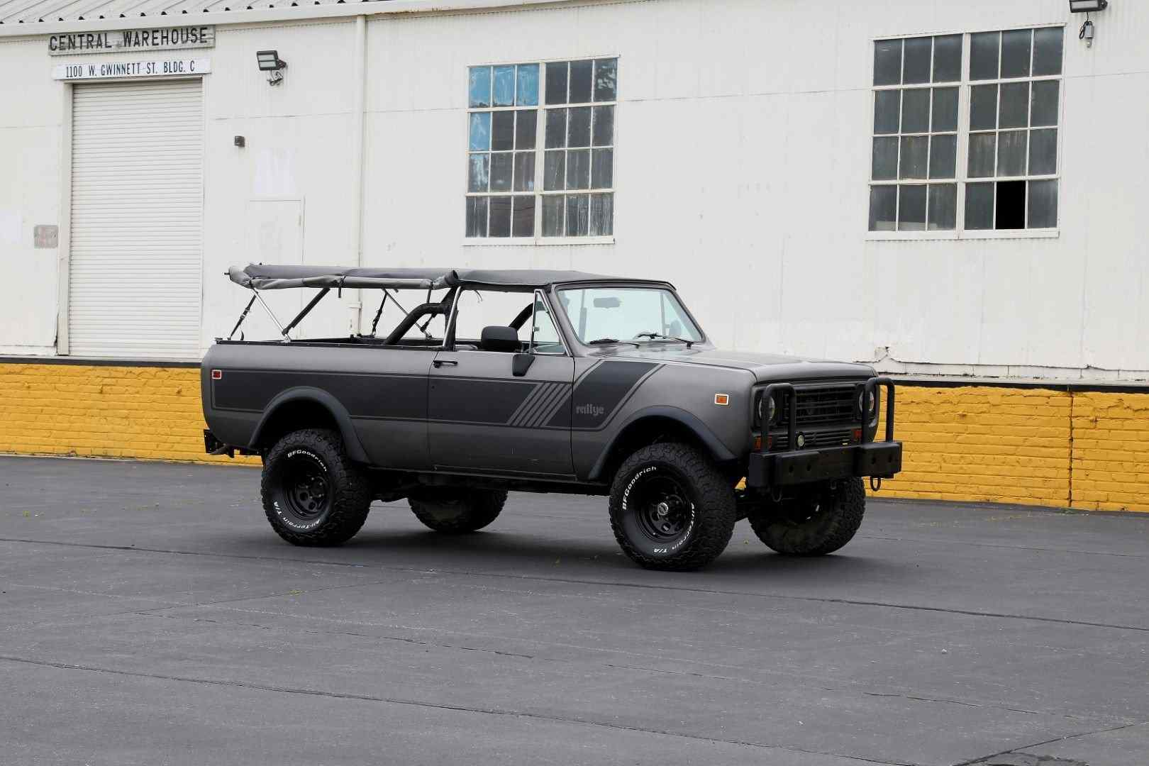 Sold: 1977 International Harvester Scout Traveler