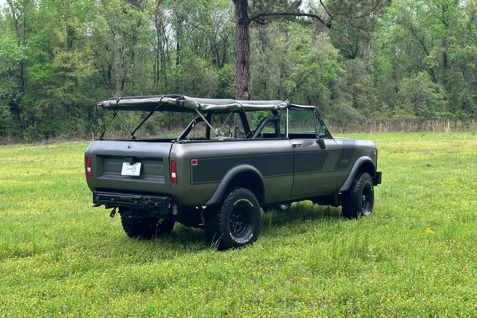Sold: 1977 International Harvester Scout Traveler
