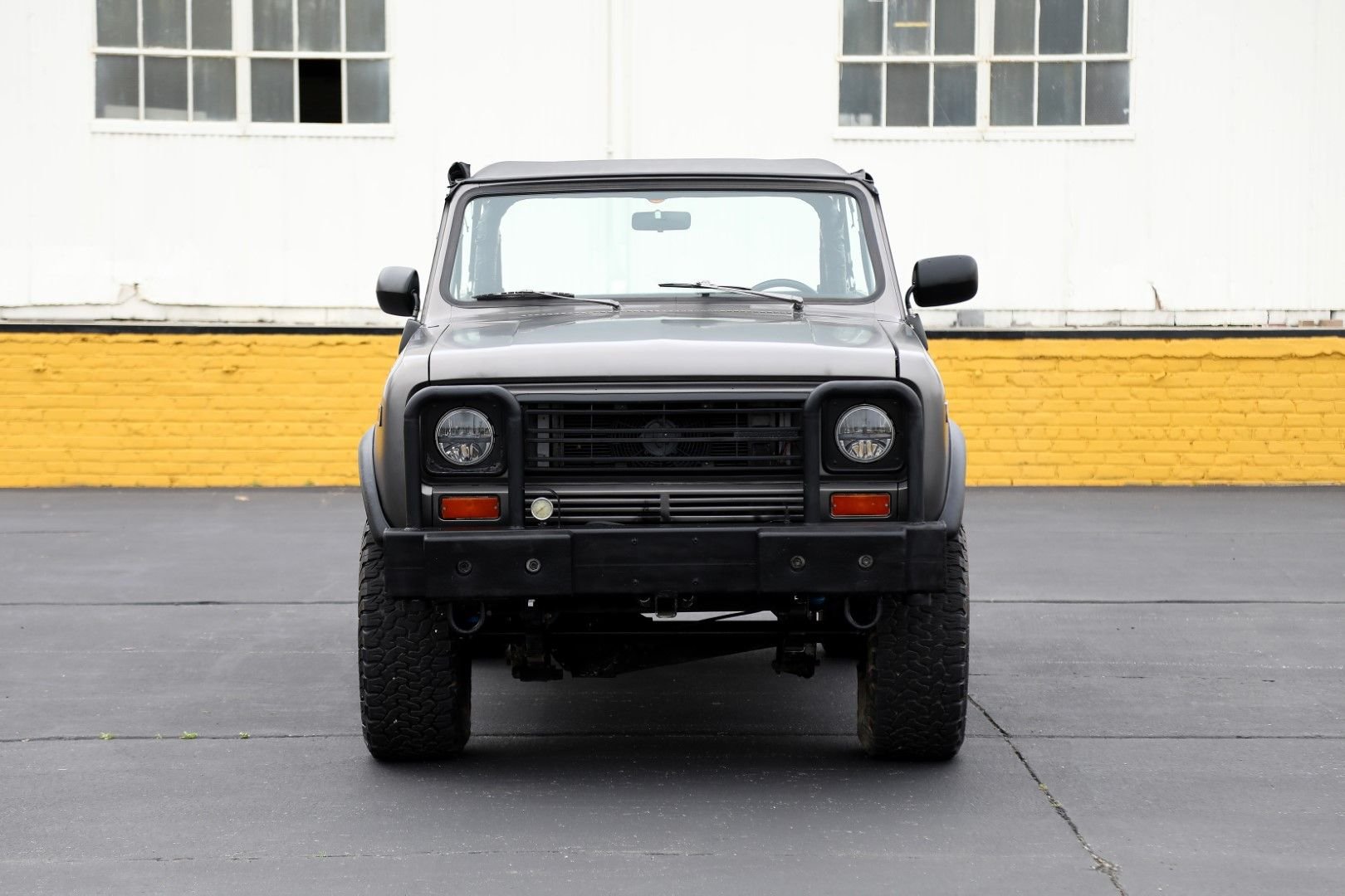Sold: 1977 International Harvester Scout Traveler