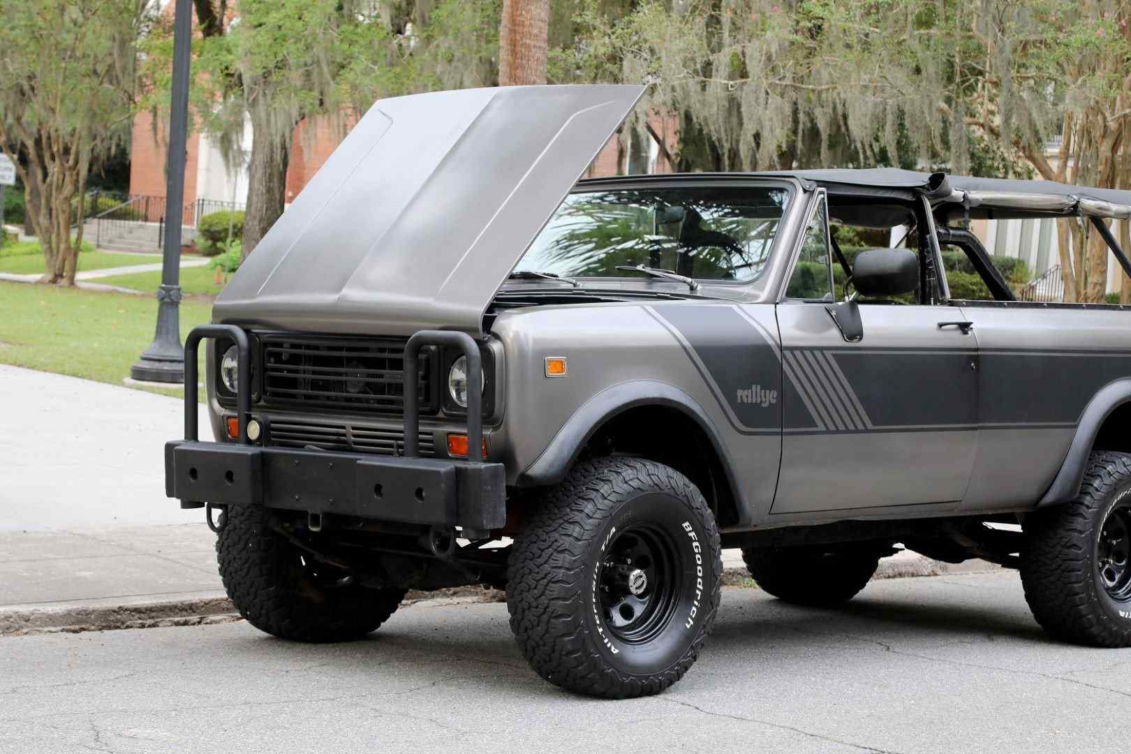 Sold: 1977 International Harvester Scout Traveler